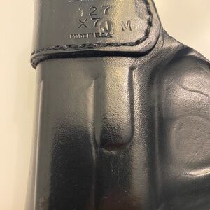 DeSantis IWB black leather holster for S&W M&P